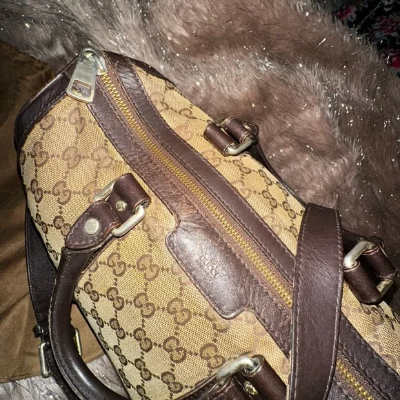 Authentic Vintage Gucci Boston bag I believe from the 90’s - Picture 9 of 16
